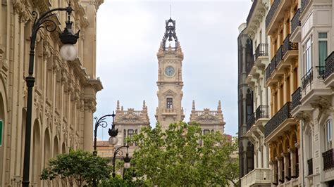 Valencia Vacation Rentals & Homes .